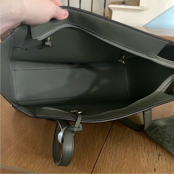 Michael Kors Green Tote and Pouch Set - Picture 6 of 14